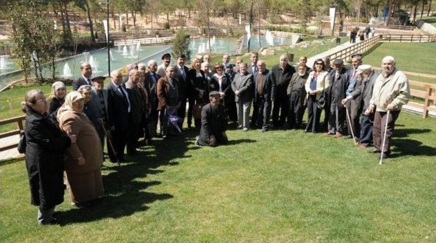 Başkan Fadıloğlu Huzur Evi Sakinleri İle Bir Araya Geldi