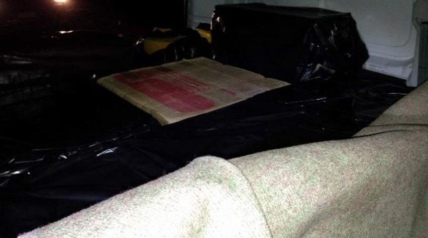 G&uuml;r&uuml;n&rsquo;de 12 Bin 500 Paket Ka&ccedil;ak Sigara Ele Ge&ccedil;irildi