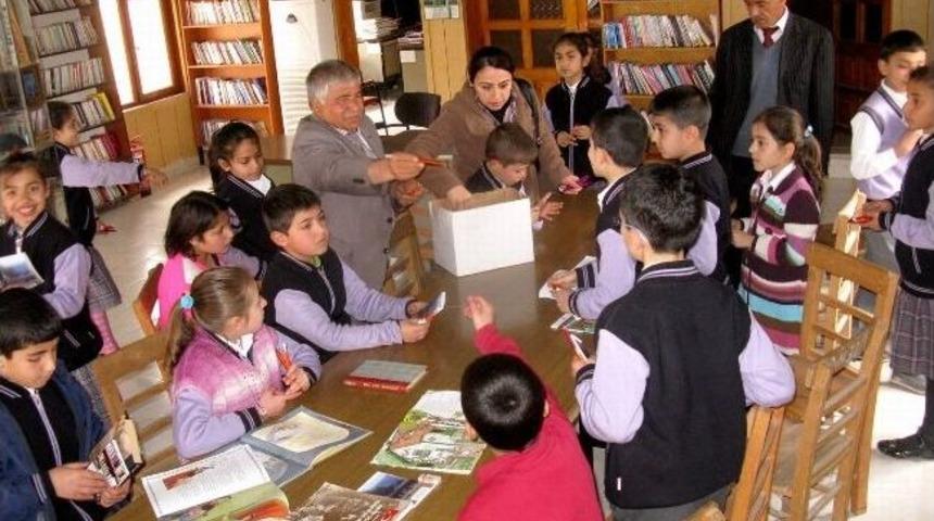 Araban Atat&uuml;rk İlkokulu &Ouml;ğrencileri İl&ccedil;e Halk K&uuml;t&uuml;phanesini Ziyaret Etti