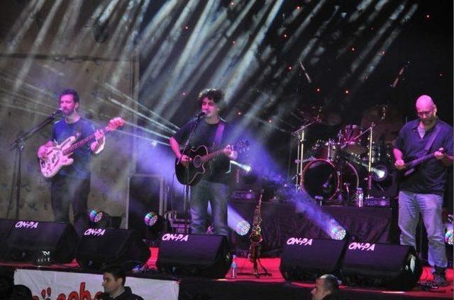 Pinhani, Om&uuml;&rsquo;de Konser Verdi 1