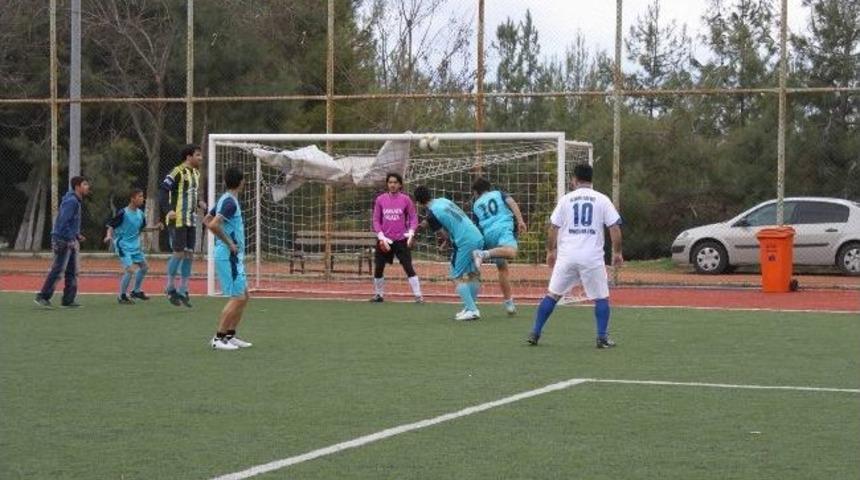 Gaziantep Polisi &Ccedil;ocuklara Sporu Aşılıyor