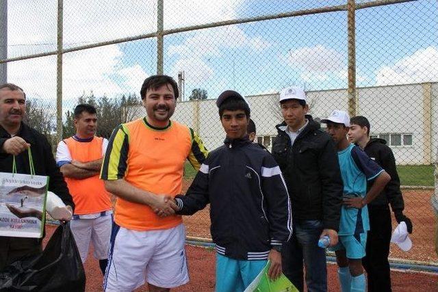 Gaziantep Polisi &Ccedil;ocuklara Sporu Aşılıyor 1