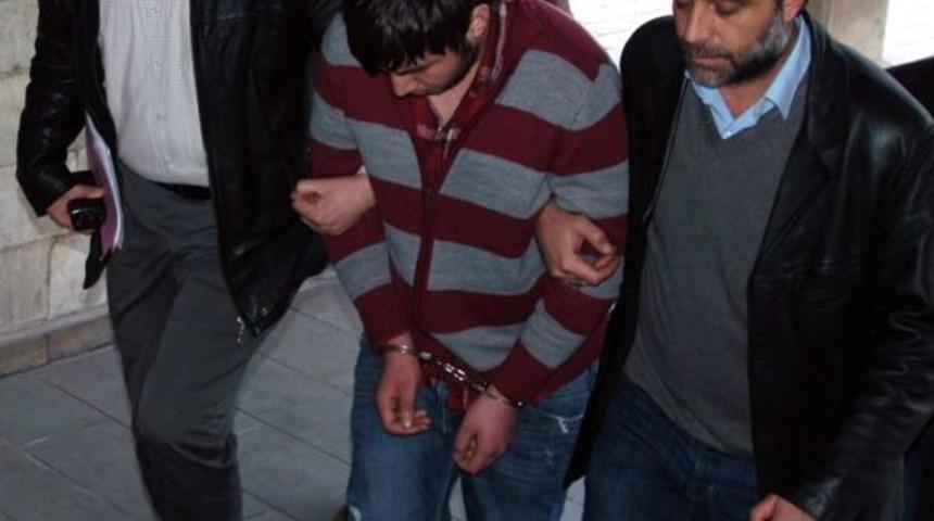 Ev Arkadaşını &Ouml;ld&uuml;ren &Uuml;niversite &Ouml;ğrencisi Adliyeye Sevk Edildi