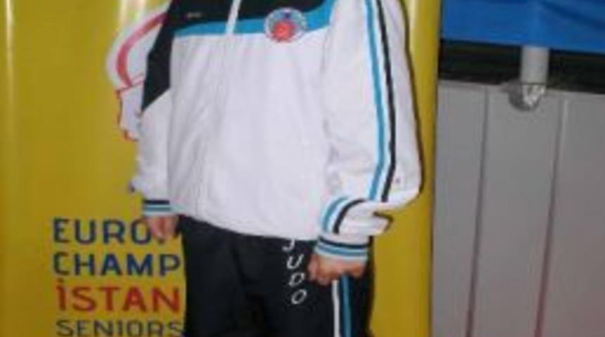 İhlas Koleji Spor Kul&uuml;b&uuml; Judocusu Milli Formayı Kaptı