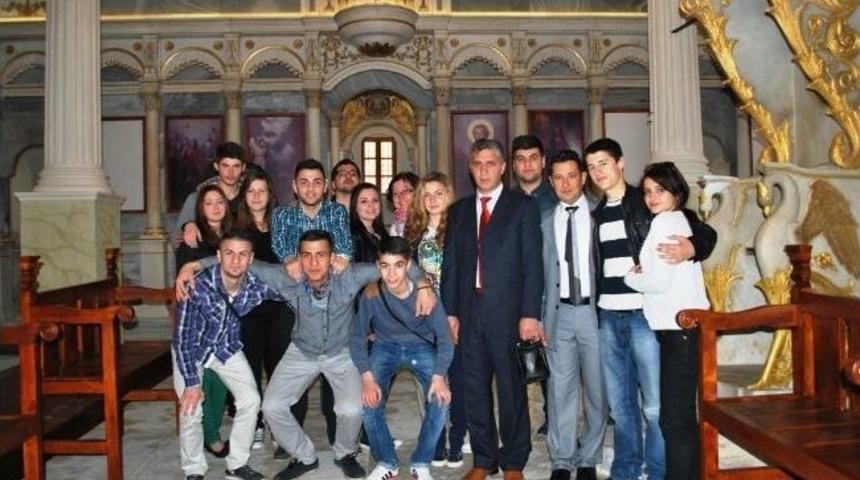 Gurbet&ccedil;i Gen&ccedil;ler T&uuml;rkiye'de Hayat Buldu