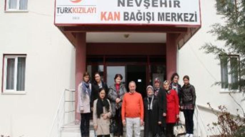 Mhp Kadın Kollarından Kızılay&rsquo;a Ziyaret