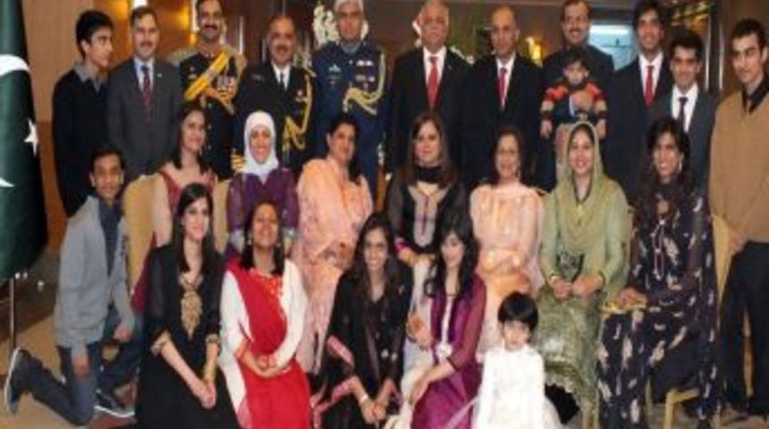 Arın&ccedil;, Pakistan Resepsiyonuna Katıldı