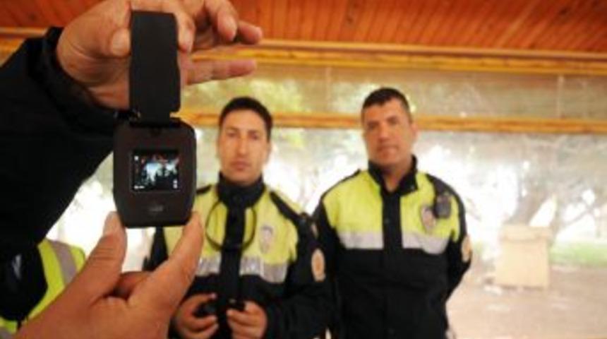 Mersin'de Trafik Polisleri Denetimlerde Yaka Kamerası Kullanıyor