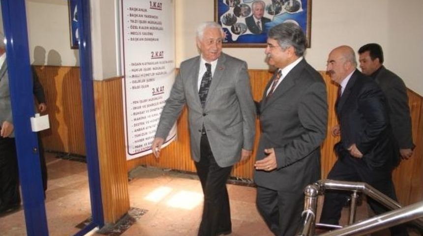 Sağlar&rsquo;dan Başkan Dede&rsquo;ye &Ouml;vg&uuml;