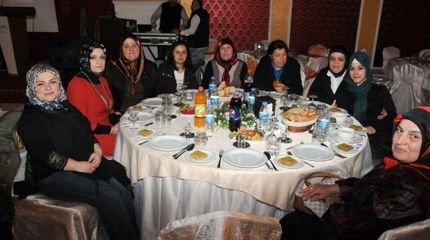 'Belediyeler Yol-kaldırım Hizmetiyle Değil Istihdamla Kendini G&ouml;sterecek'