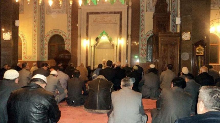 Merhum Muhsin Yazıcıoğlu İzmir'de Dualarla Anıldı