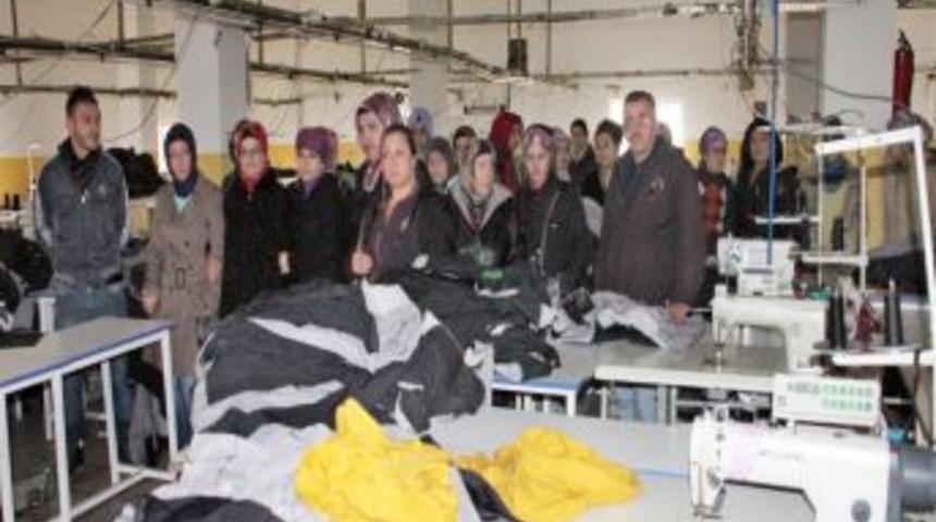 Maaşlarını Alamadıklarını Iddia Eden Iş&ccedil;iler Eylem Yaptı