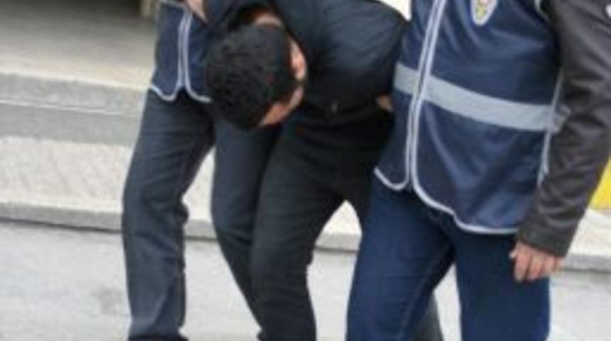 Kiraladığı Arabayı Telefonunu Aldığı Kişilere Bırakıp Ka&ccedil;an Şahıs Yakalandı