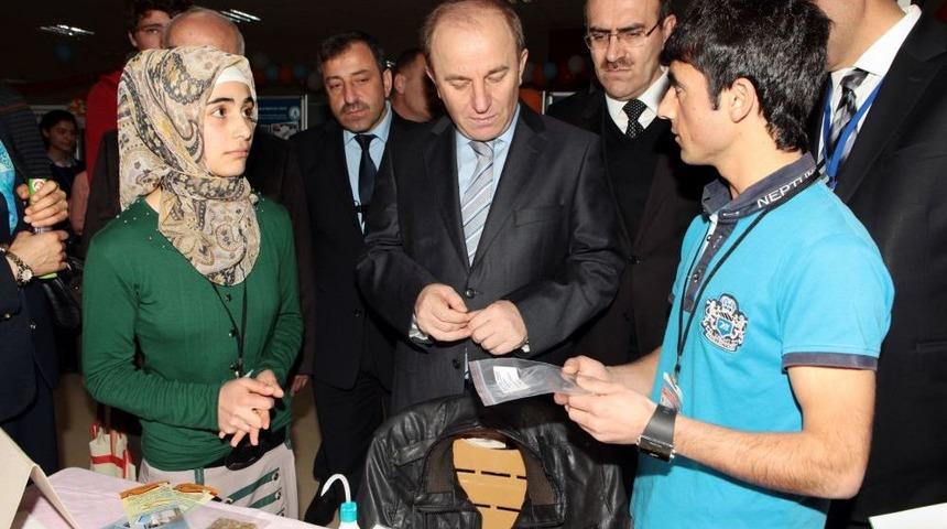 T&Uuml;BİTAK Araştırma Projeleri Yarışması Sergisi A&ccedil;ıldı