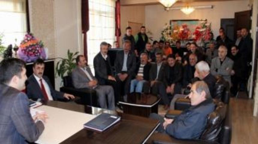 Kaymakam Erdoğan&rsquo;a Esnaf Ve Muhtarlar Teşekk&uuml;r Ziyaretinde Bulundu