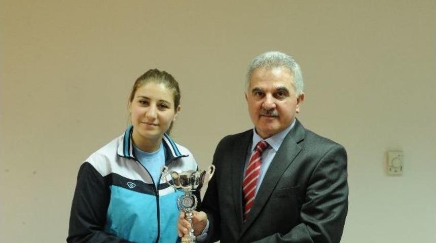 Şampiyonlardan Rekt&ouml;r Elmas&rsquo;a Ziyaret