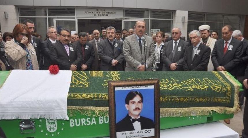 Son Konserini Verdikten Sonra &Ouml;len Şef Son Yolculuğuna Uğurlandı