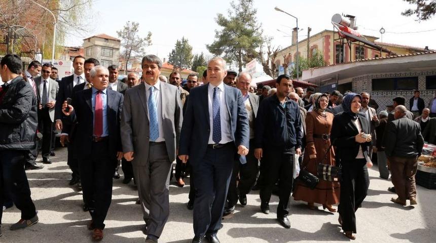 Denizli Belediye Başkanı Zolan, G&uuml;ney Il&ccedil;esinde B&uuml;y&uuml;kşehiri Anlattı