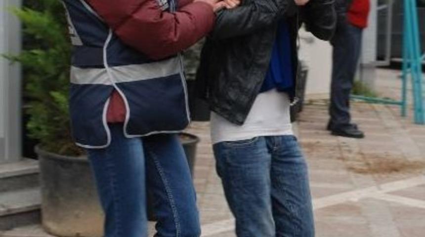 İşyeri Hırsızları Polise Yakalandı