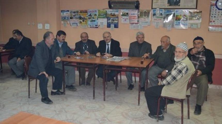 Belediye Başkanı Zeynur &Ouml;zel K&ouml;yl&uuml;lerin Sorunlarını Dinledi