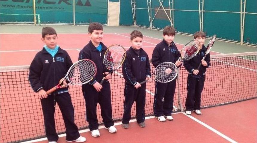 Minik Raketlerden Nefes Kesen M&uuml;sabaka