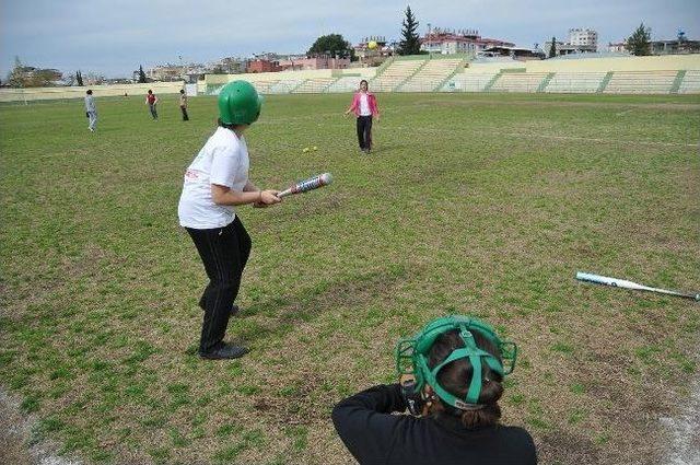 Osmaniye’de Beyzbol-softbol Takımı Müsabakalara Hazırlanıyor