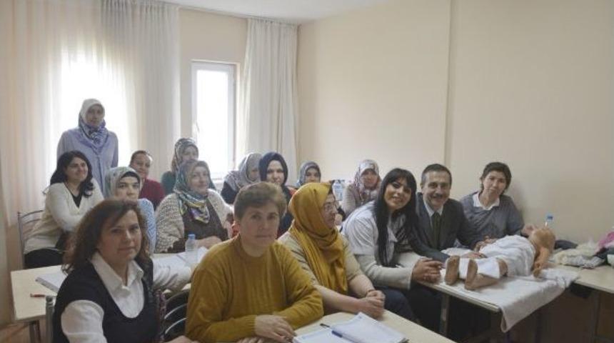 Tepebaşı Belediyesi'nden 'yaşlı Ve Hastalara' Bakım Kursu