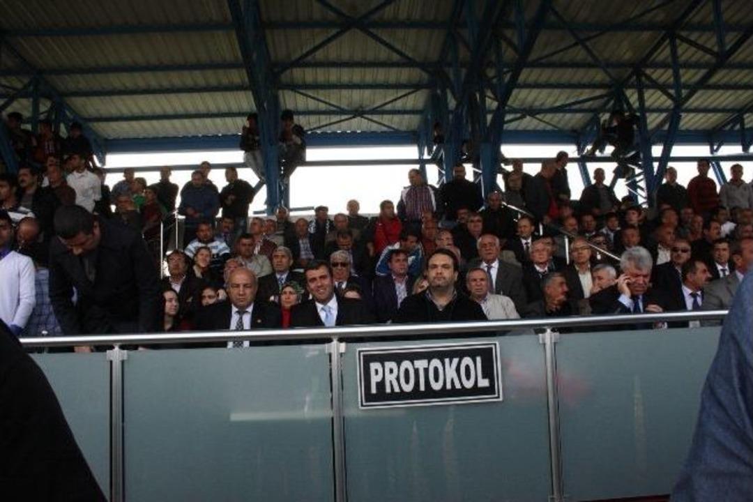 Amat&ouml;r Ligde Meydan Dayağı