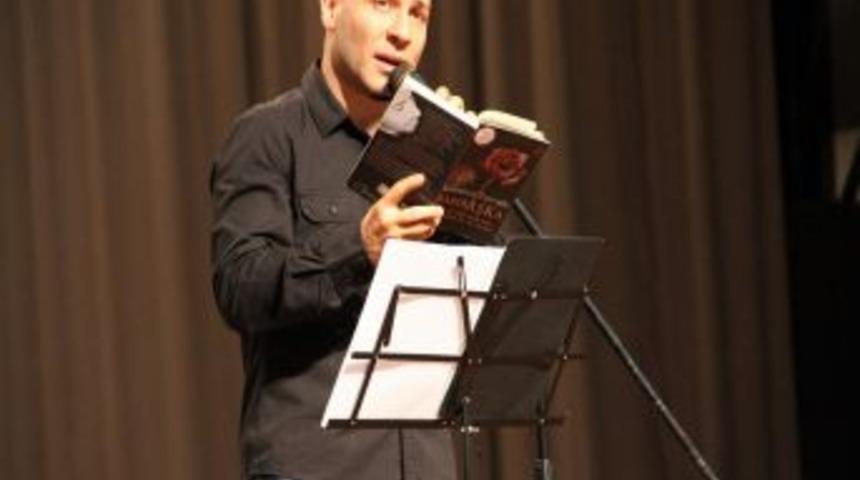 Şair Ve Yazar Tazeoğlu&rsquo;ndan &Uuml;niversite &Ouml;ğrencilerine Şiir Dinletisi