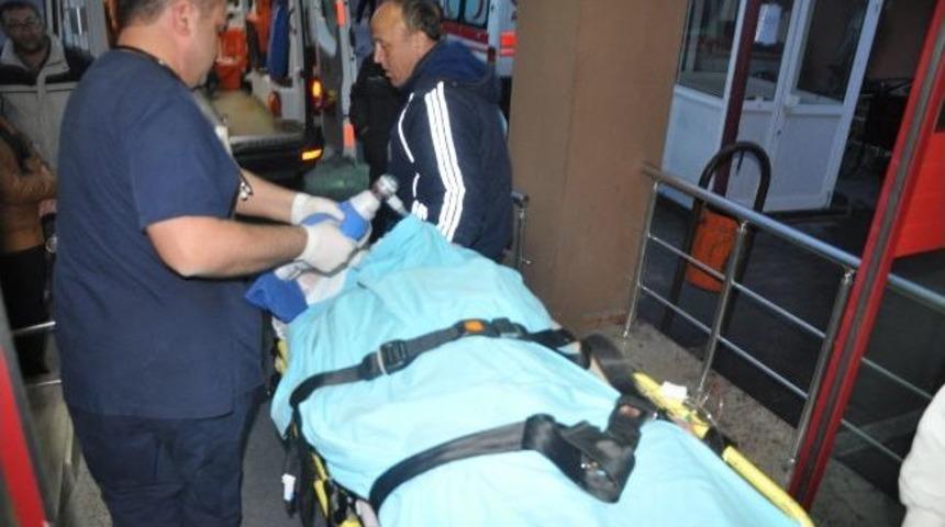 Karısını Kemerle Boğarak &Ouml;ld&uuml;rmek İstedi