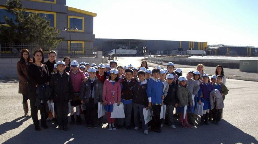 Mamaklı &Ouml;ğrenciler &Ccedil;&ouml;p&uuml; &Ouml;ğreniyor