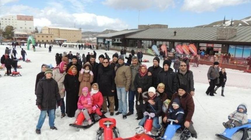 Polis Kimsesiz &Ccedil;ocuklarla &lsquo;sıcak Yuvamızda Buluşalım&rsquo; Projesiyle Bir Araya Geldi