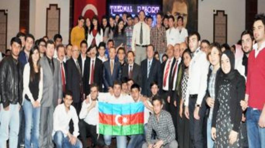 Vali Balkanlıoğlu, AK&Uuml;&rsquo;de &Ouml;ğrenim G&ouml;re 204 Yabancı &Ouml;ğrenciyle Buluştu