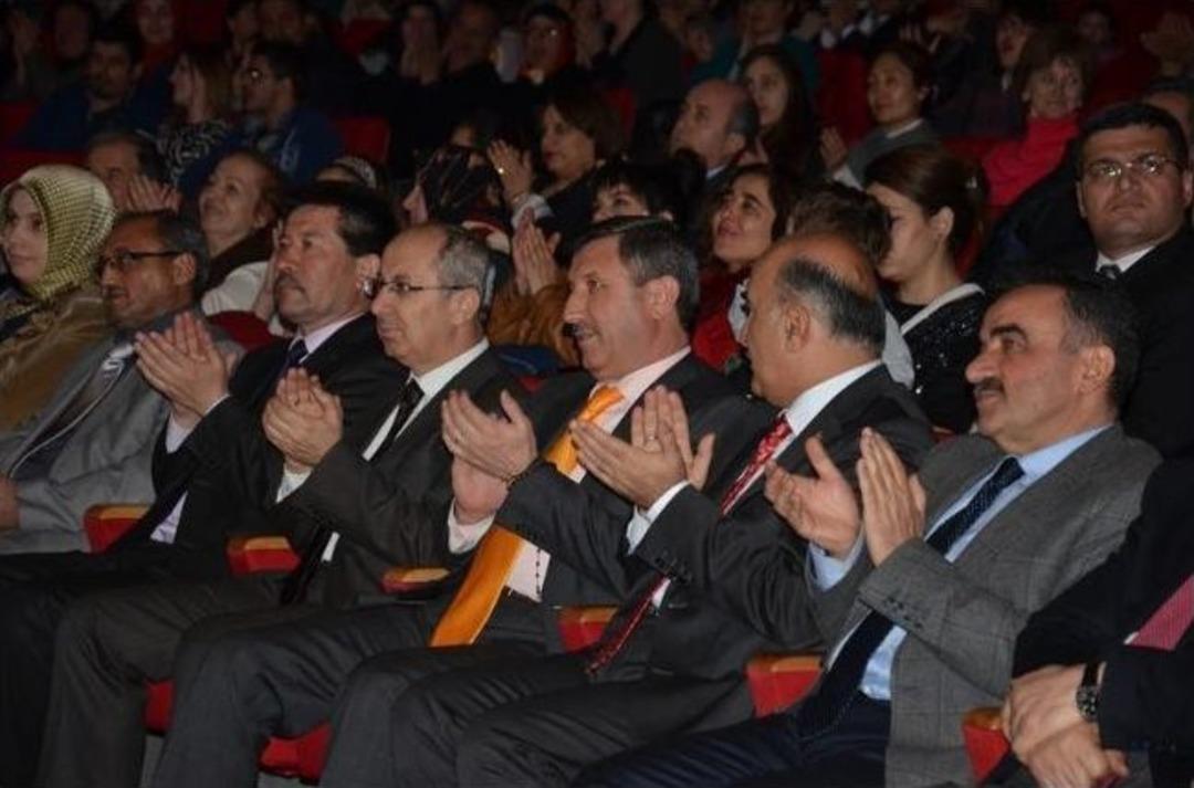 T&uuml;rk D&uuml;nyası Nevruz Şenlikleri B&uuml;y&uuml;ledi