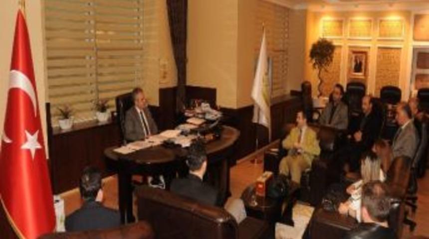 &Uuml;st&uuml;n Yeteneklileri Destekleme Derneği&rsquo;nden Rekt&ouml;r Uysal&rsquo;a Ziyaret