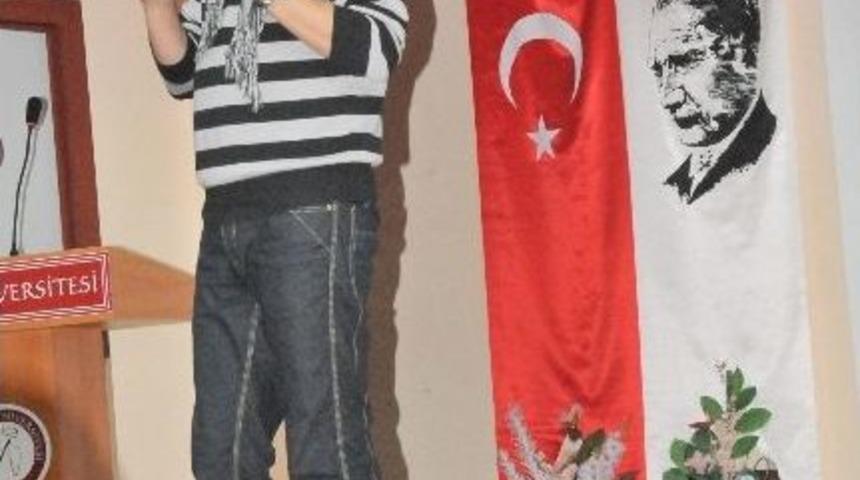 Oyuncu Cengiz K&uuml;&ccedil;&uuml;kayvaz, &Uuml;niversite &Ouml;ğrencileri İle Biraraya Geldi