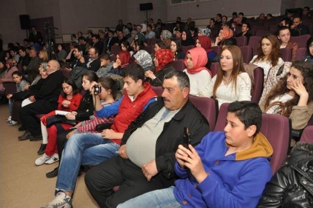 Kartepeliler T&uuml;rk Halk M&uuml;ziğine Doydu