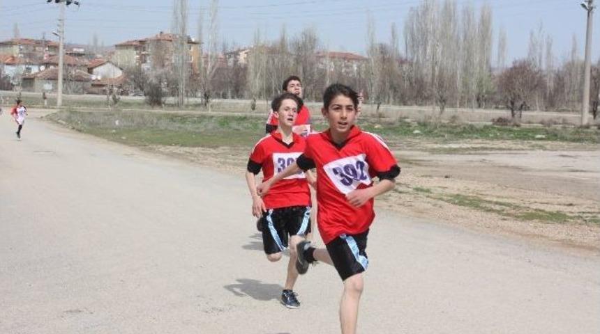 Kırıkkale'de Atletizm İl Se&ccedil;meleri Sona Erdi