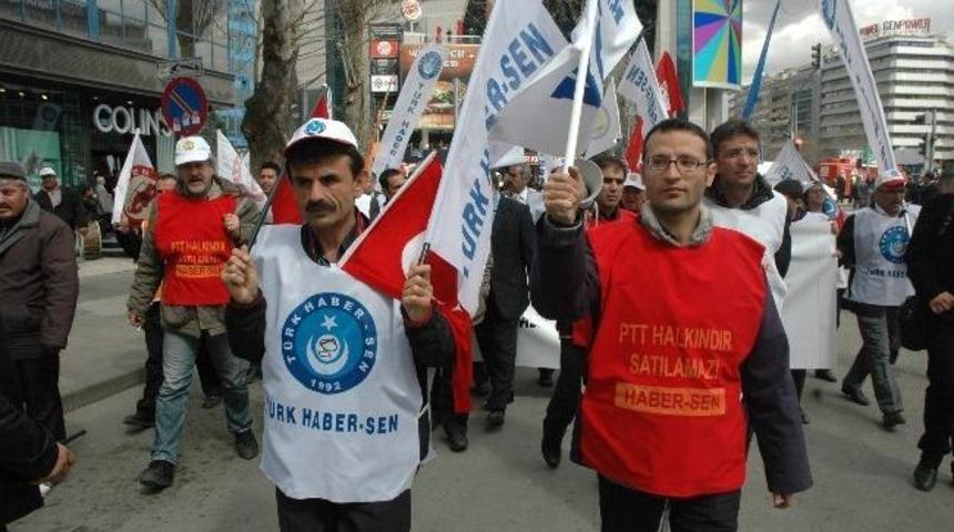 Ptt &Ccedil;alışanlardan İş Bırakma Eylemi