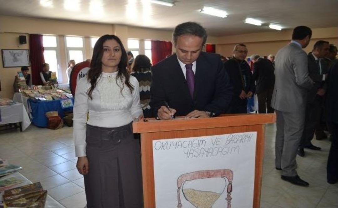 6 Ayda 5 Bin 325 Kitap Topladılar