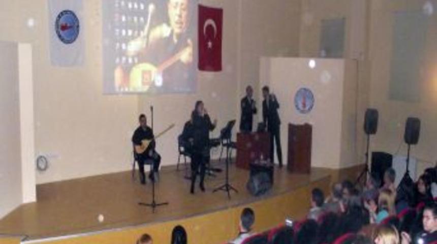 DP&Uuml; &Ouml;ğrencileri Neşet Ertaş'ı T&uuml;rk&uuml;leriyle Andı