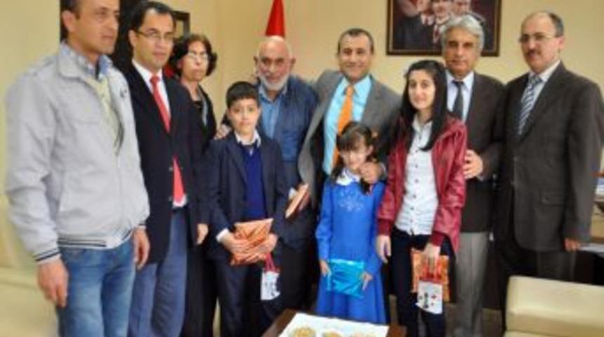 Kaymakam Sonel, &Ccedil;ok Kitap Okuyanları &Ouml;d&uuml;llendirdi