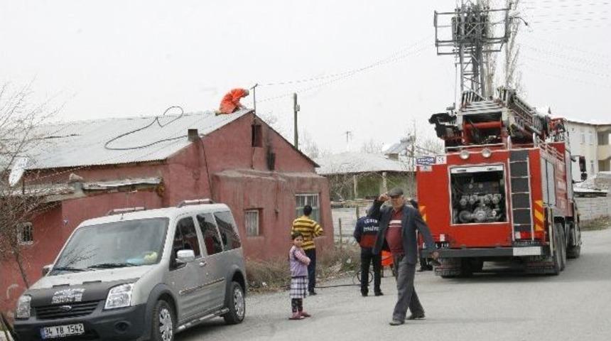 Gecekondu Bacasında Yangın