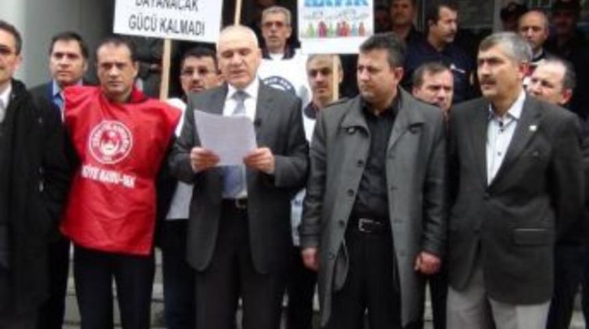 Ptt &Ccedil;alışanlarından &ldquo;iş Bırakma Eylemi&rdquo;