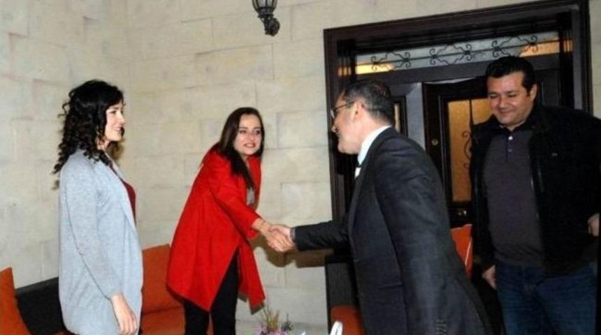 &Ccedil;elikcan "dila Hanım"ın Setinde