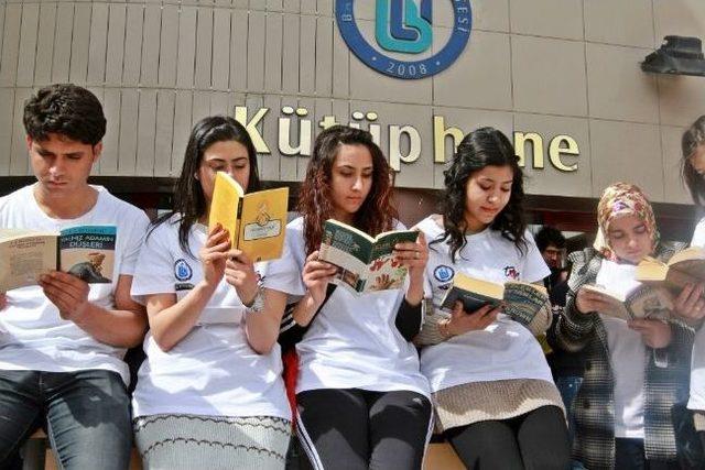 Bayburt Üniversitesinde 81 İl İle Aynı Anda Kitap Okuma Etkinliği Gerçekleştirildi