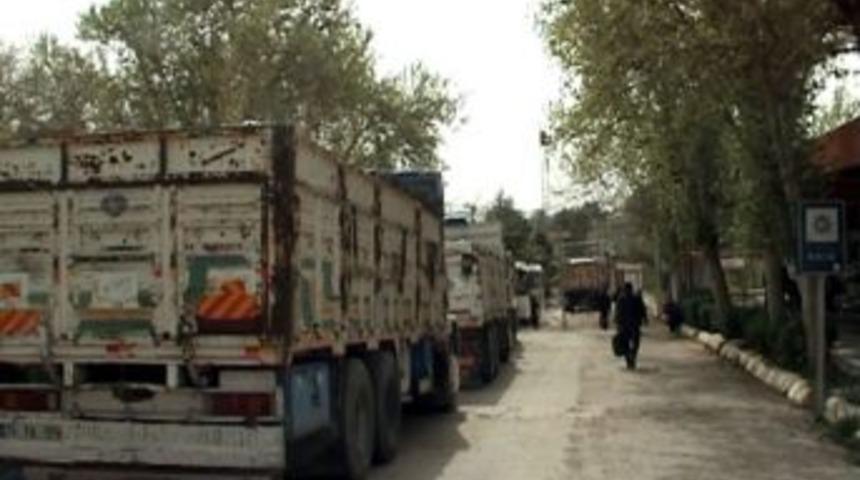 Suriye&rsquo;ye İnsani Yardımlar Devam Ediyor