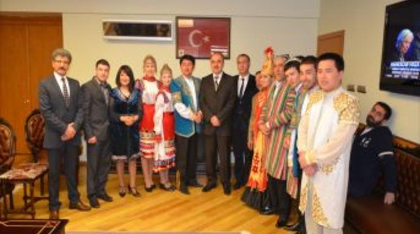 Nevruz I&ccedil;in Gelen T&uuml;rk D&uuml;nyası Sanat&ccedil;ıları Elazığ'da