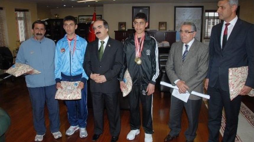 Sevgi &Ccedil;ocukları "16 Yaş Altı T&uuml;rkiye Şampiyonası"nda Derece Yaptı