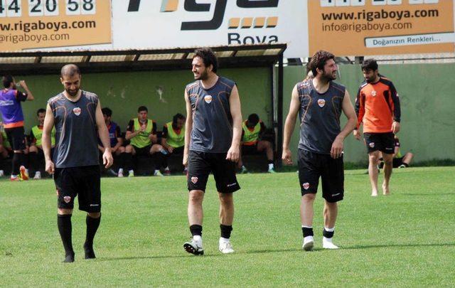 Adanaspor da Sakat Ve Cezalı Oyuncuların &Ccedil;okluğu Can Sıkıyor 1